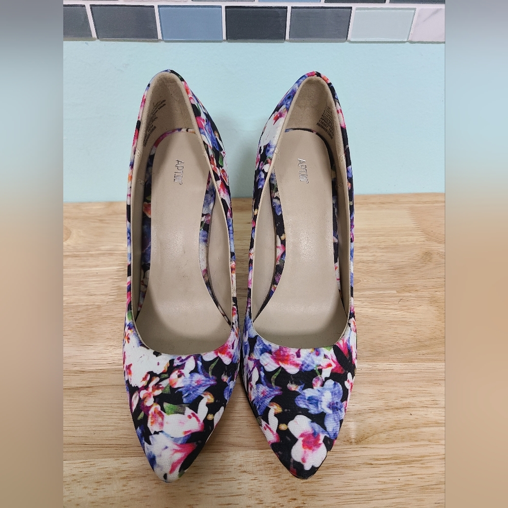 APT9 Pumps - Picture 5 of 9